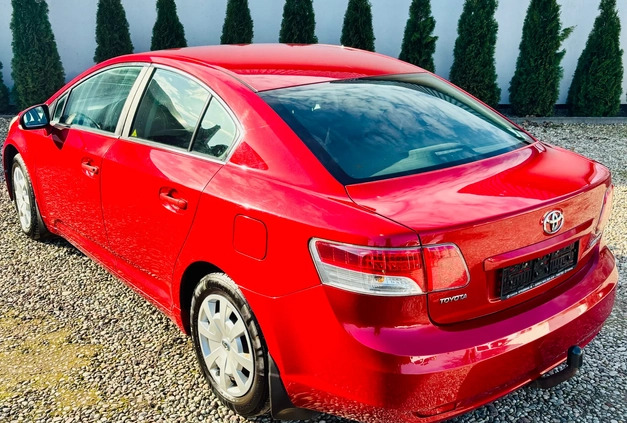 Toyota Avensis cena 25900 przebieg: 225000, rok produkcji 2010 z Ostrów Wielkopolski małe 106